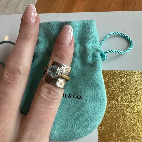 Topaz gem stone aquamarine hammered silver and brass ring - Picture 15 of 15